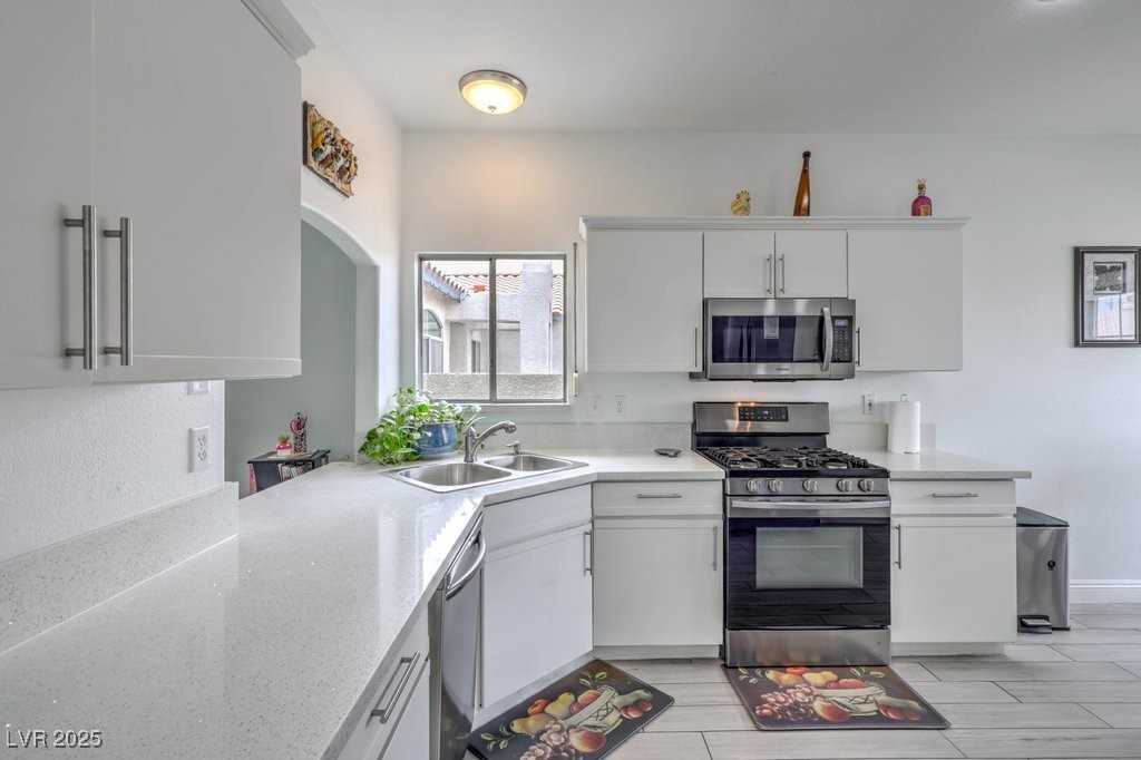 3528 Silver Lantern Drive