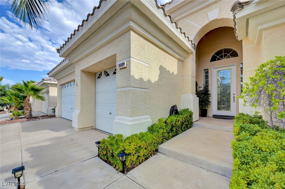 8809 Las Olivas Avenue