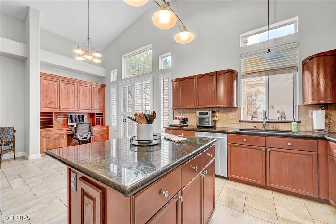 8809 Las Olivas Avenue