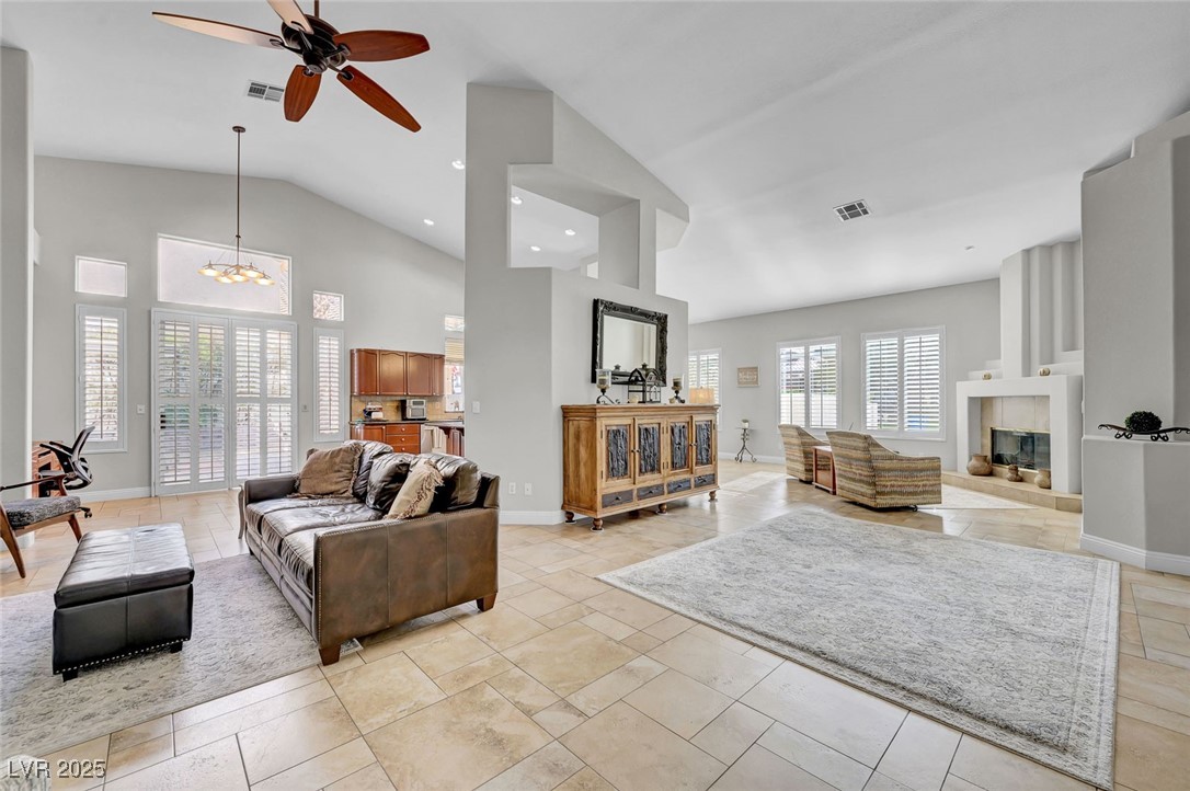 8809 Las Olivas Avenue