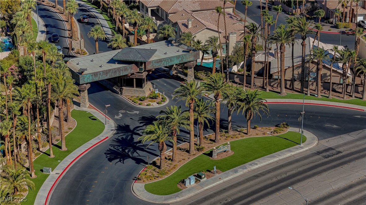 8809 Las Olivas Avenue