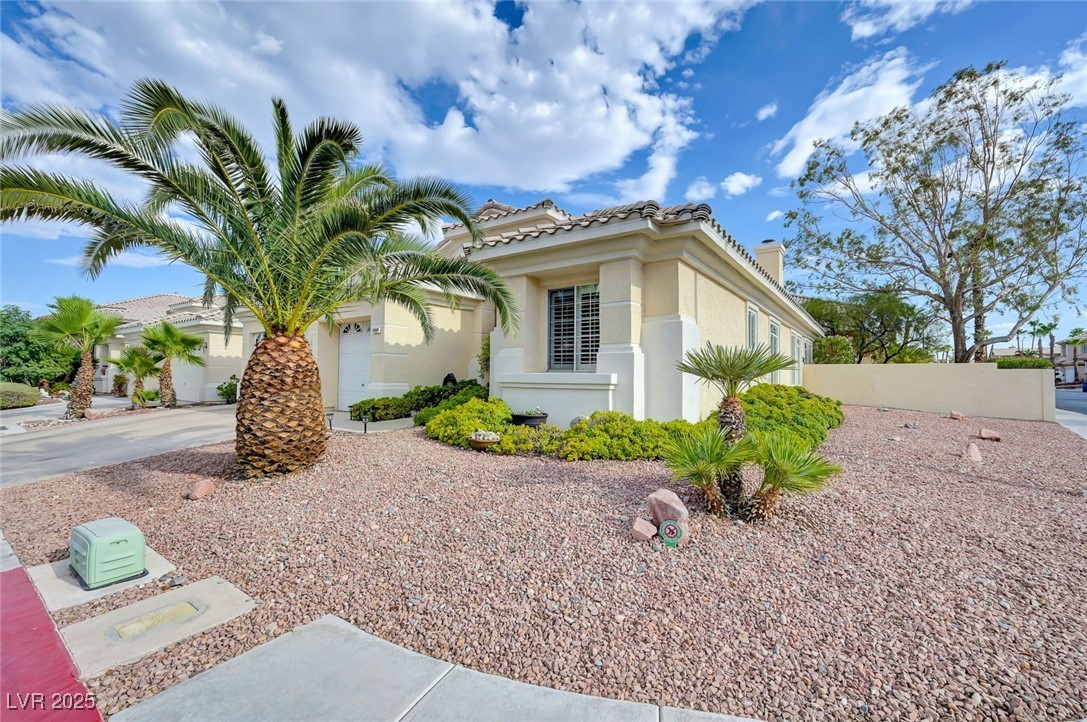 8809 Las Olivas Avenue