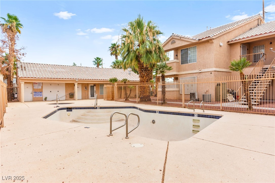 1830 North Pecos Road 236