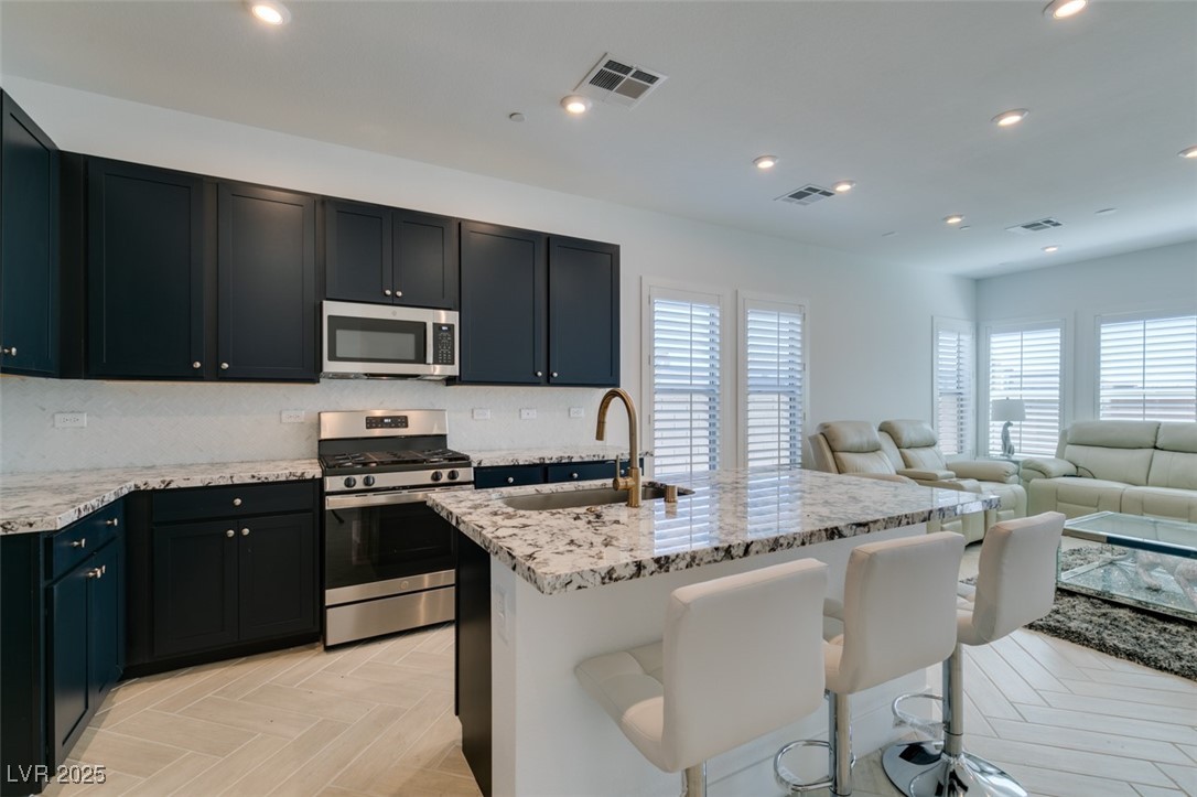 9844 Kings Glen Street