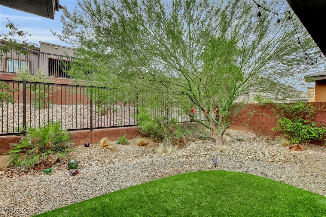 6803 Regency Crest Avenue