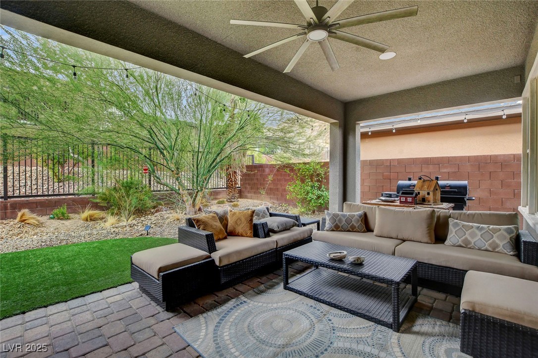 6803 Regency Crest Avenue