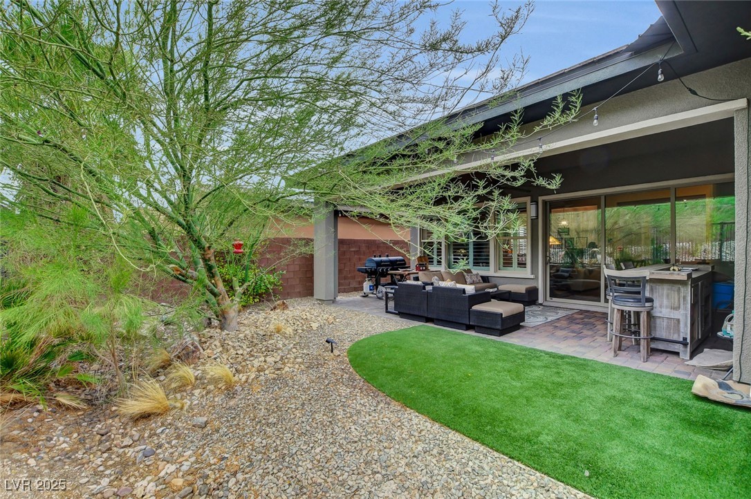 6803 Regency Crest Avenue