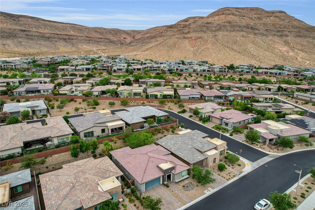 6803 Regency Crest Avenue