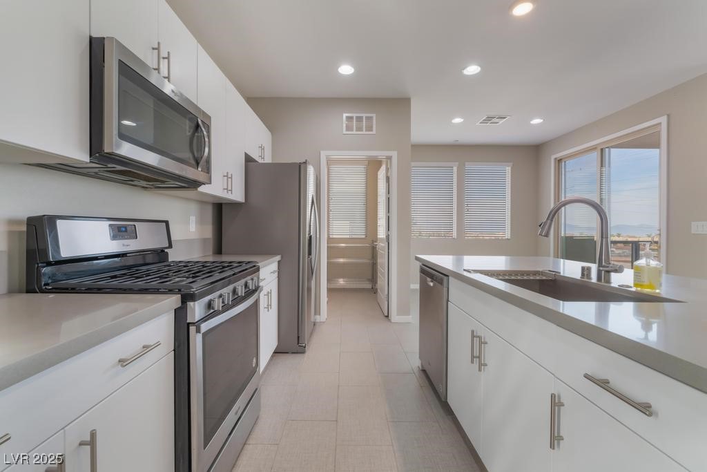 11236 Rainbow Peak Avenue 305