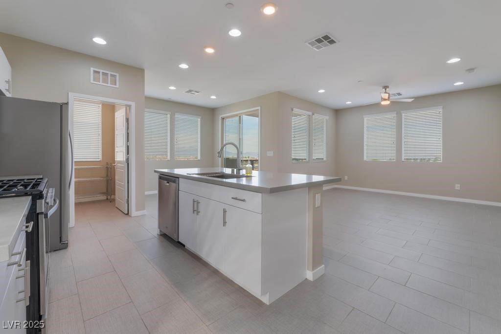 11236 Rainbow Peak Avenue 305