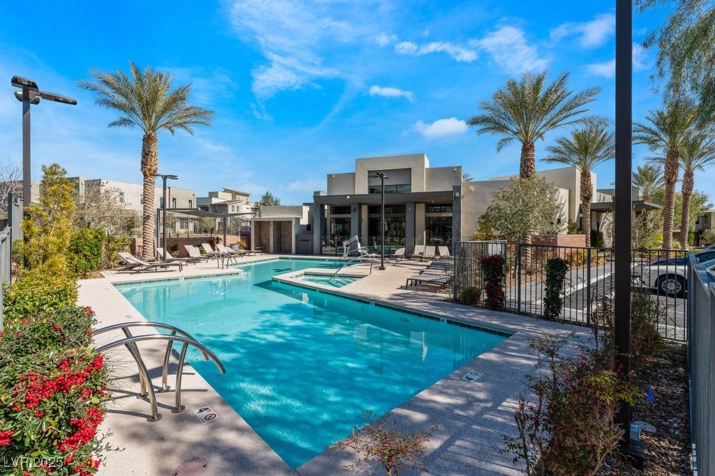 11236 Rainbow Peak Avenue 305