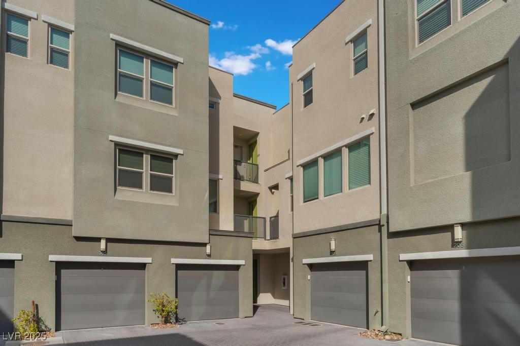 11236 Rainbow Peak Avenue 305