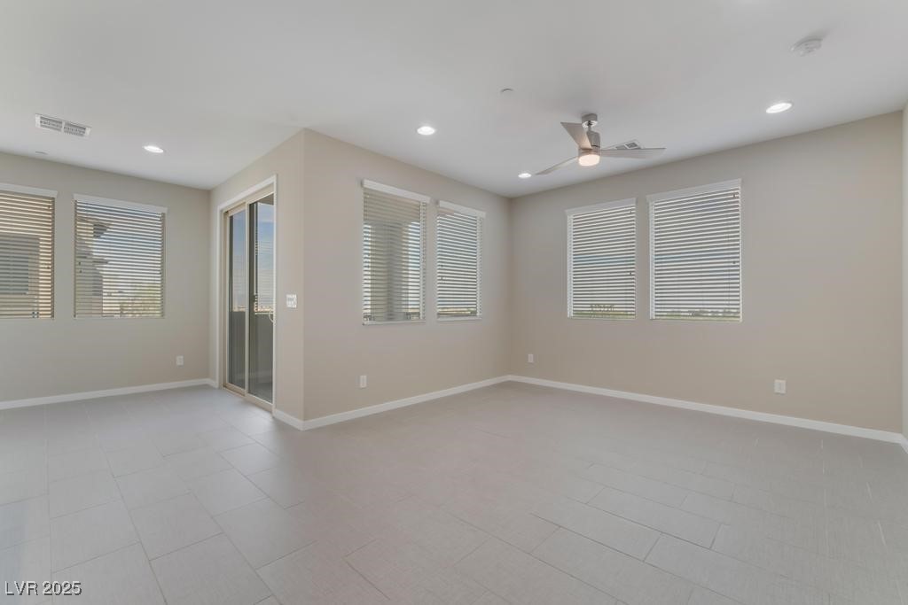11236 Rainbow Peak Avenue 305