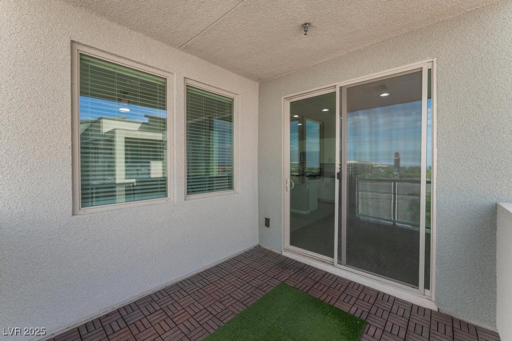 11236 Rainbow Peak Avenue 305