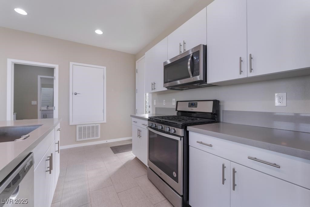 11236 Rainbow Peak Avenue 305