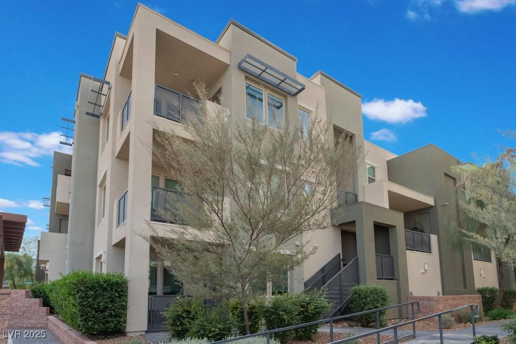 11236 Rainbow Peak Avenue 305
