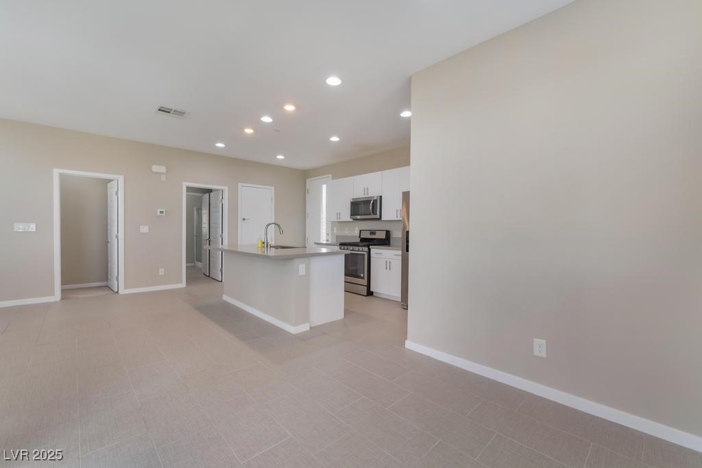 11236 Rainbow Peak Avenue 305