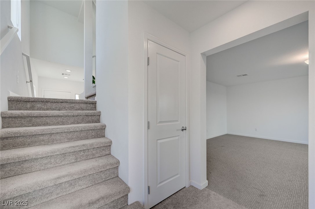 8178 Eaton Hill Street