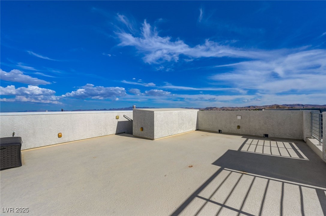 8178 Eaton Hill Street