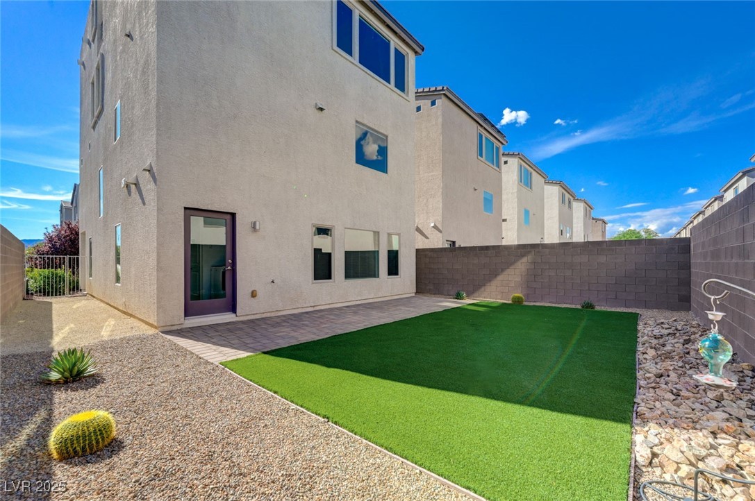 8178 Eaton Hill Street