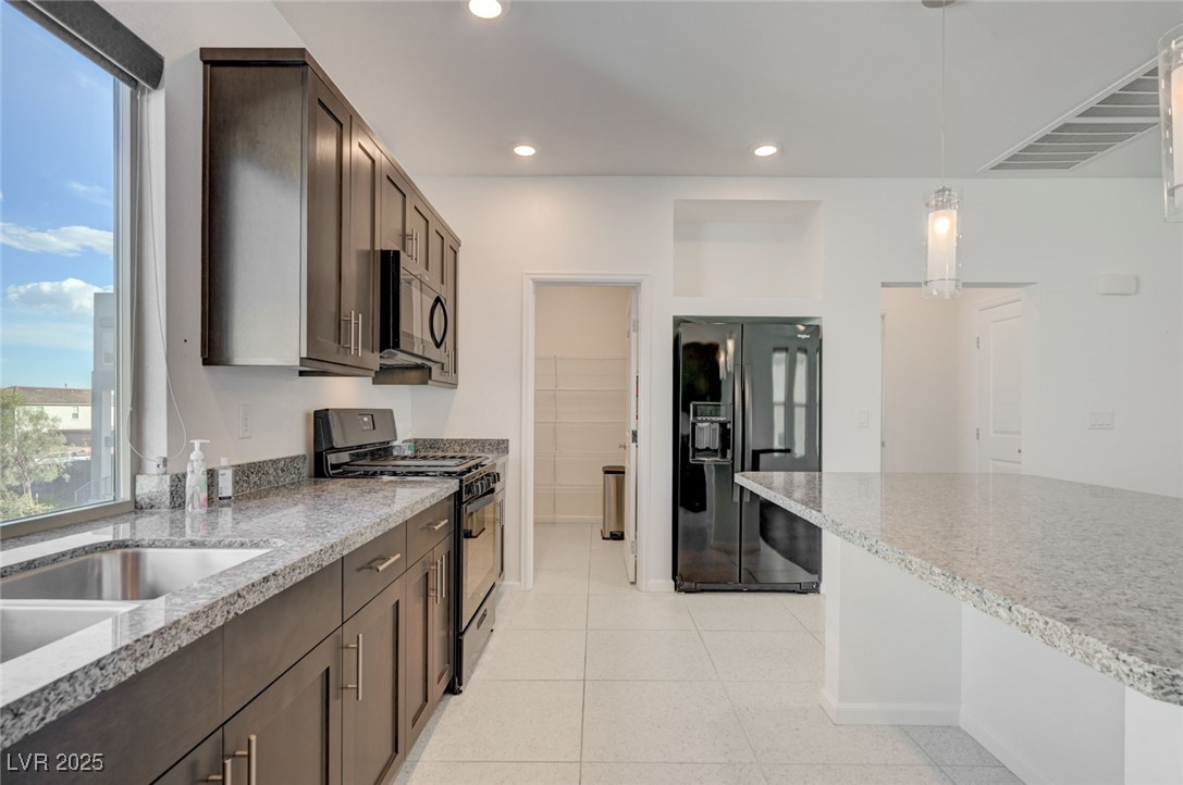 8178 Eaton Hill Street