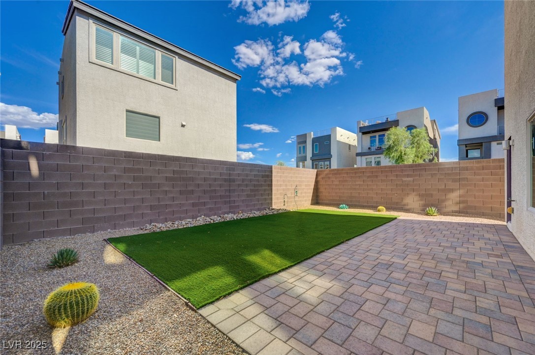 8178 Eaton Hill Street