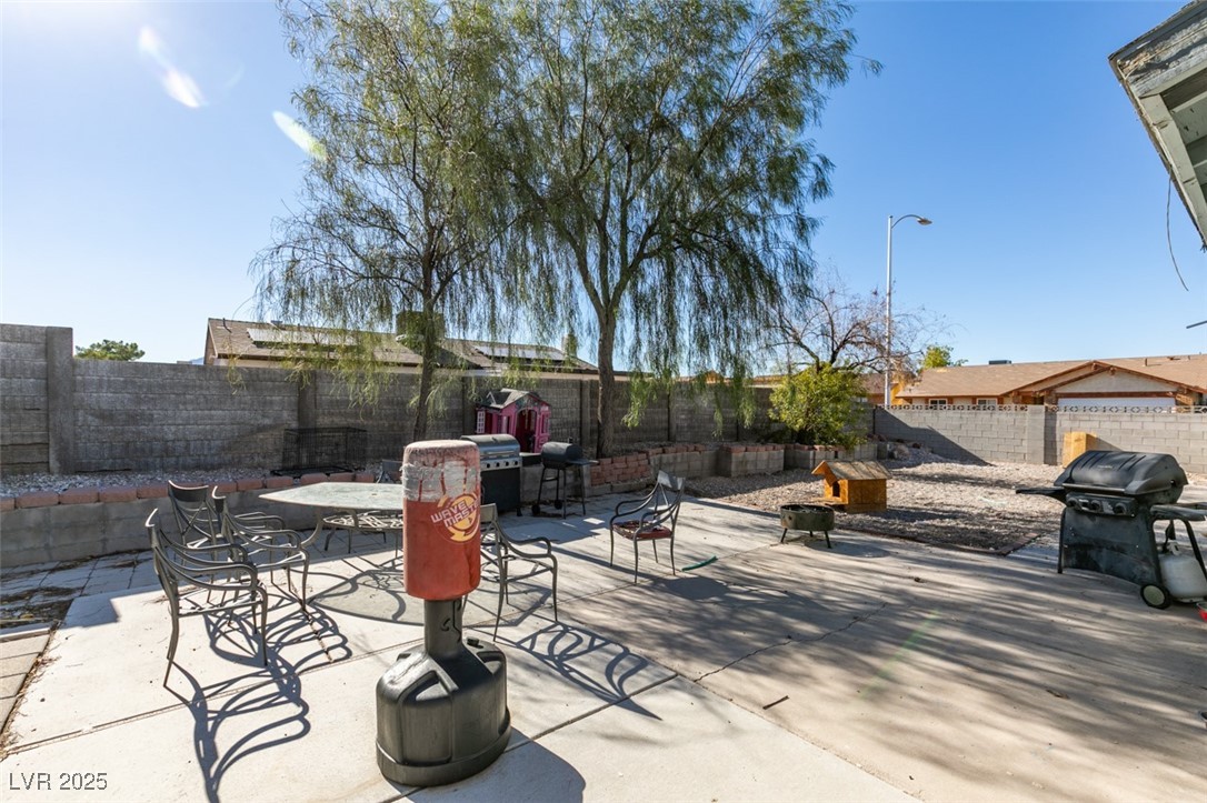 1816 North Torrey Pines Drive
