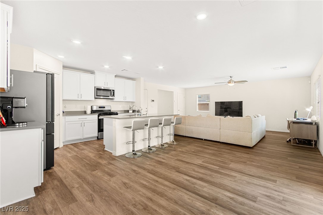 4215 Wind Mesa Drive