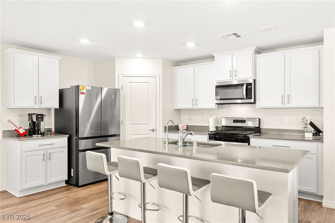 4215 Wind Mesa Drive