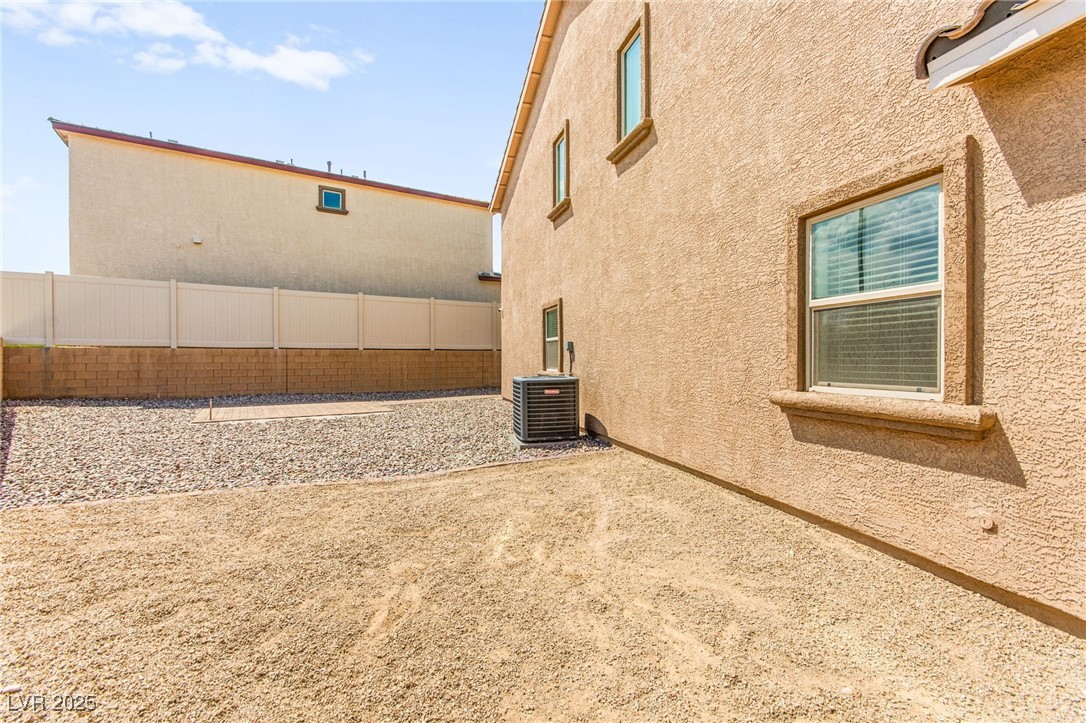 4215 Wind Mesa Drive