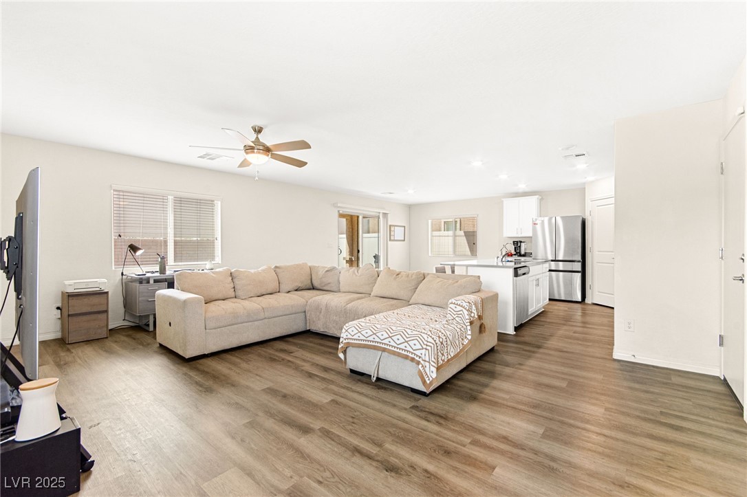 4215 Wind Mesa Drive