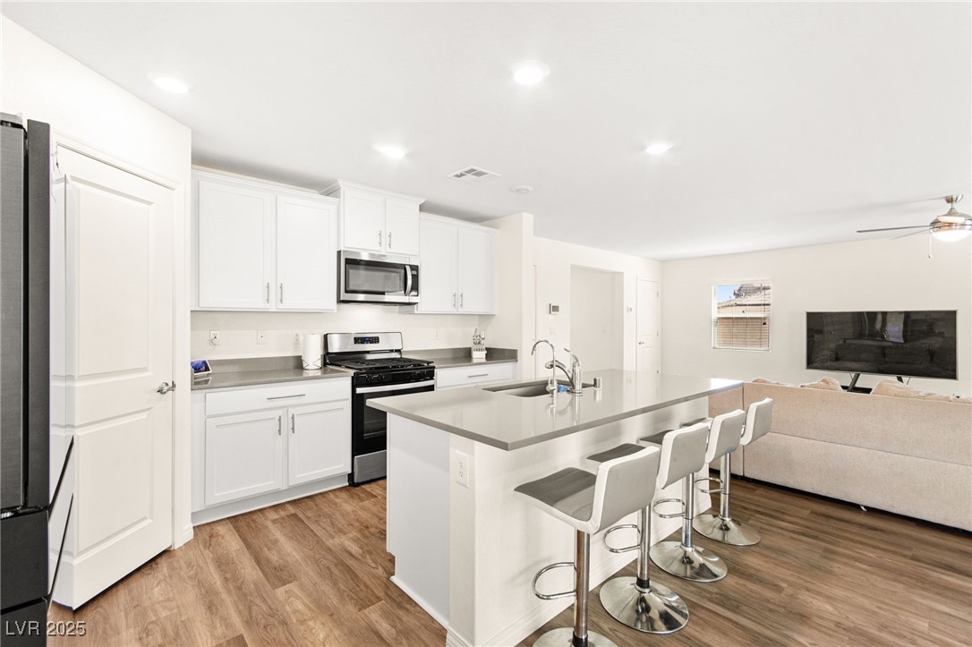 4215 Wind Mesa Drive