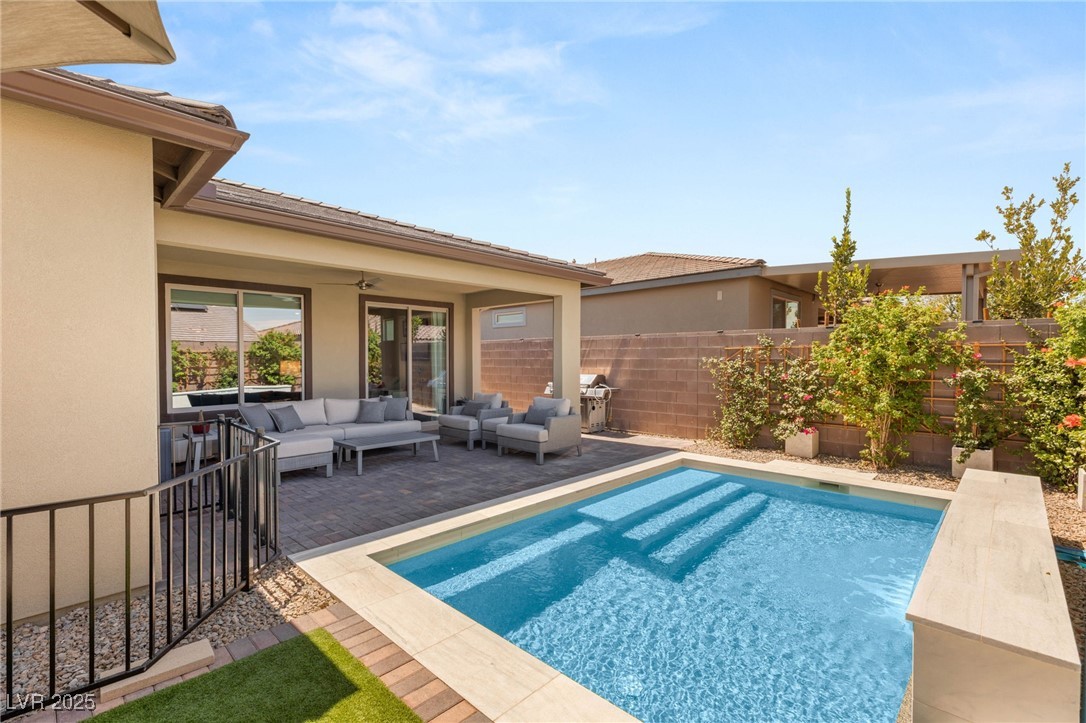 10066 Auburn Rose Avenue