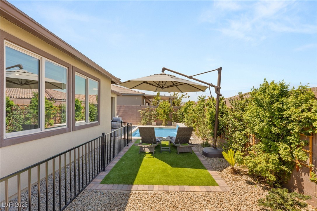 10066 Auburn Rose Avenue