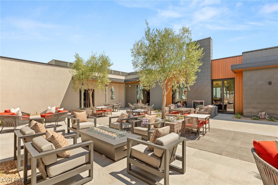 10066 Auburn Rose Avenue