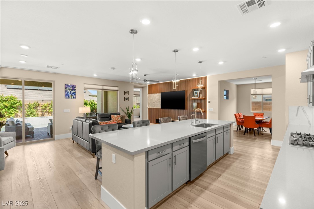 10066 Auburn Rose Avenue