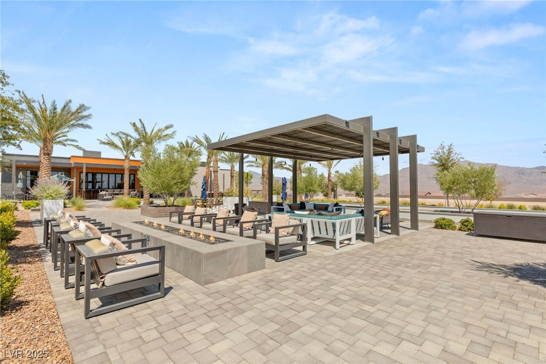 10066 Auburn Rose Avenue