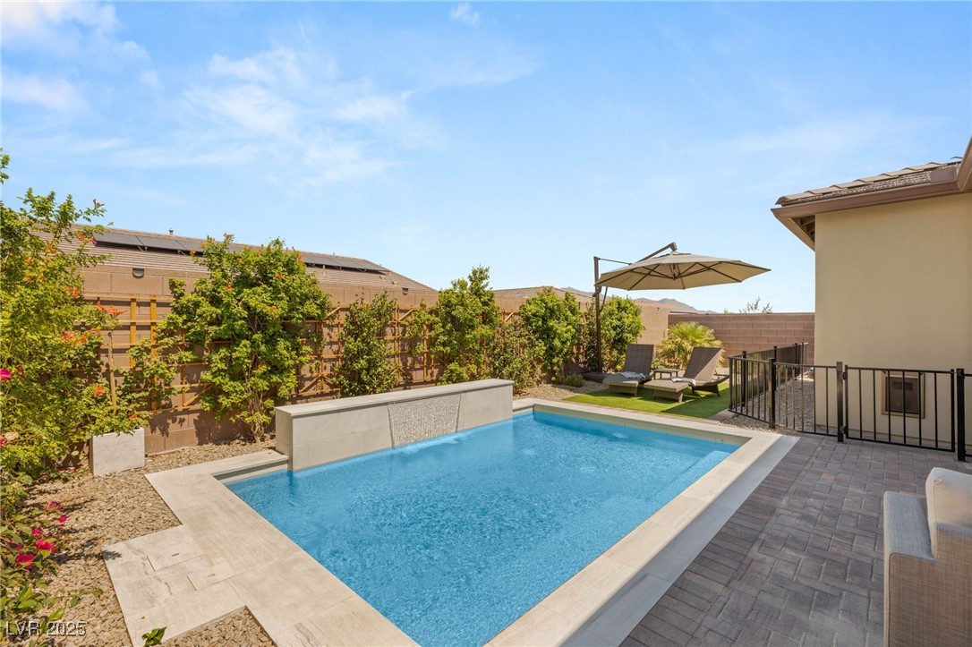 10066 Auburn Rose Avenue