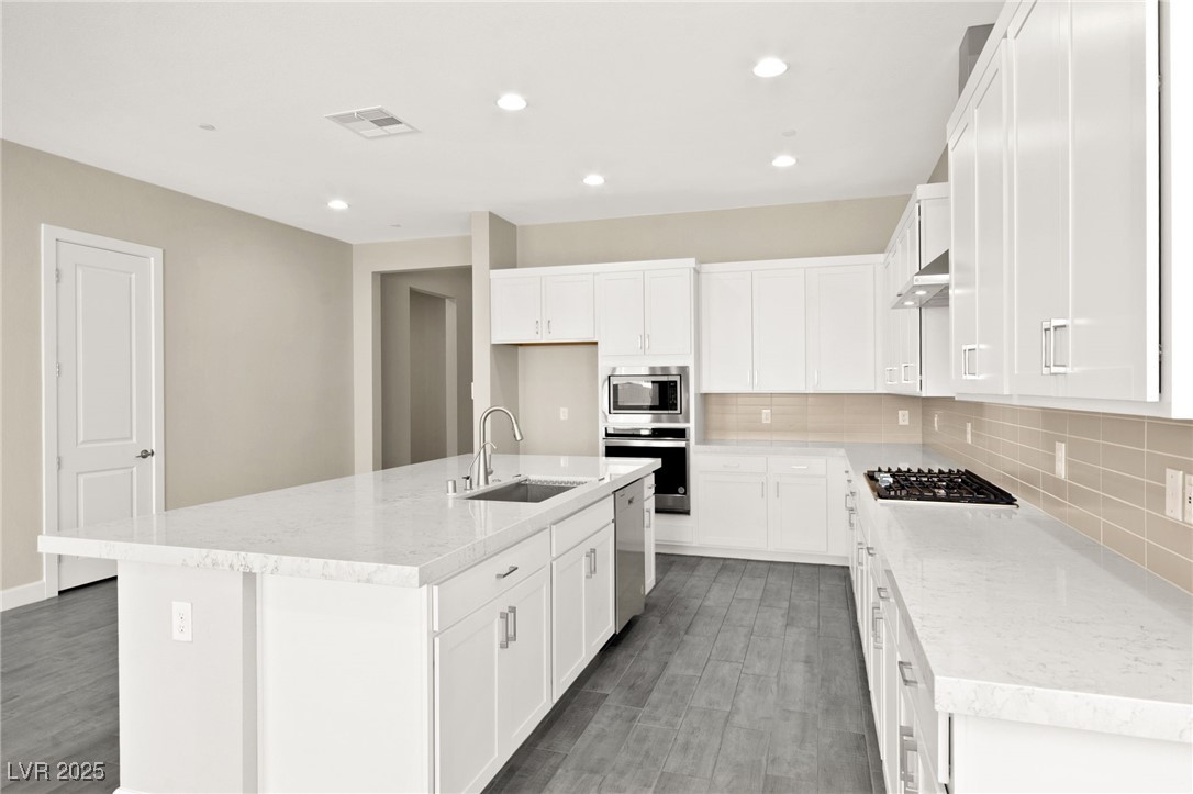 851 Klamath Springs Street