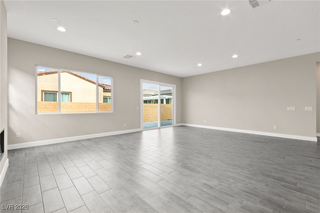 851 Klamath Springs Street