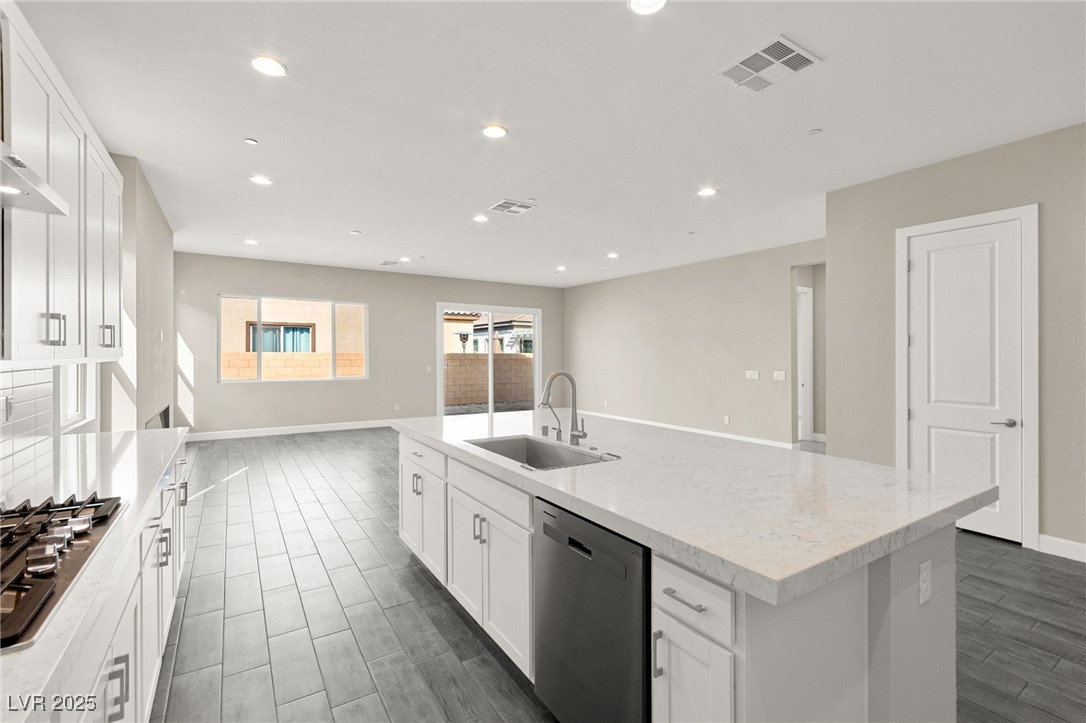 851 Klamath Springs Street