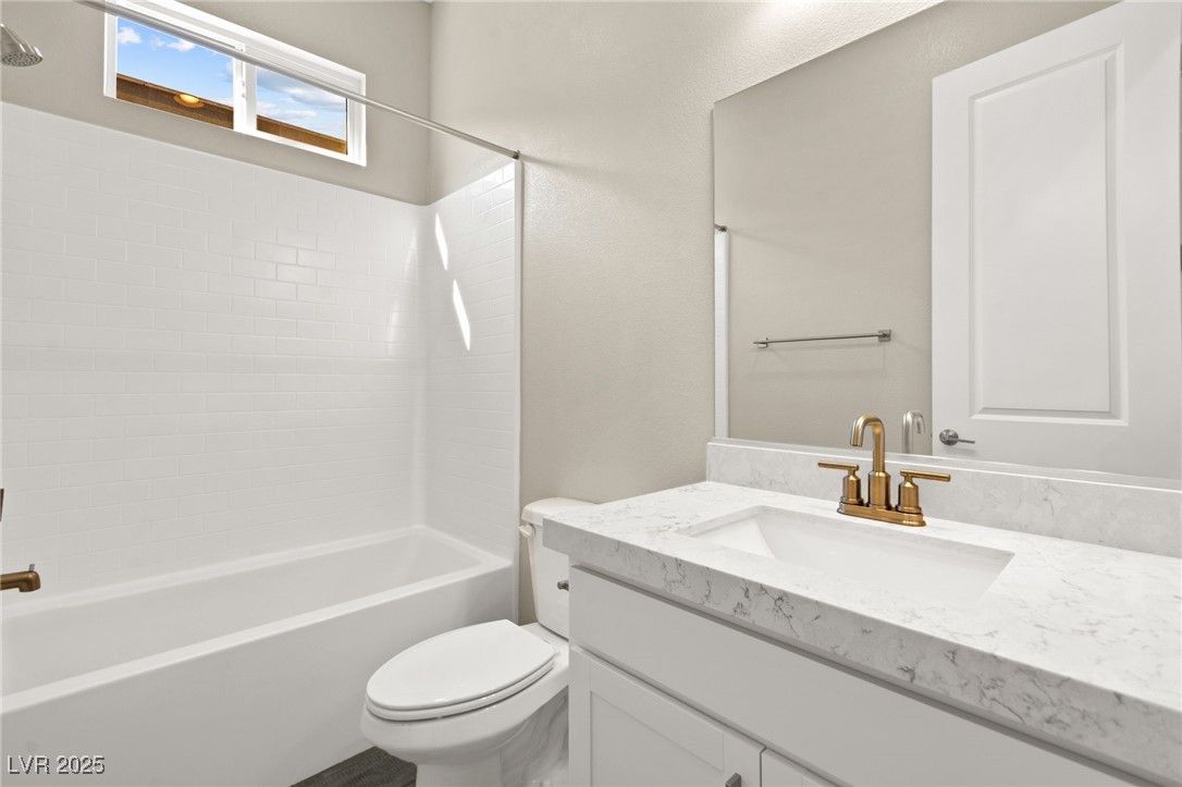 851 Klamath Springs Street