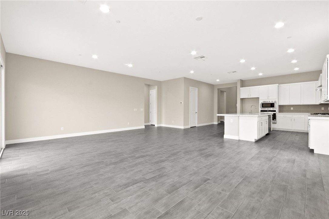 851 Klamath Springs Street