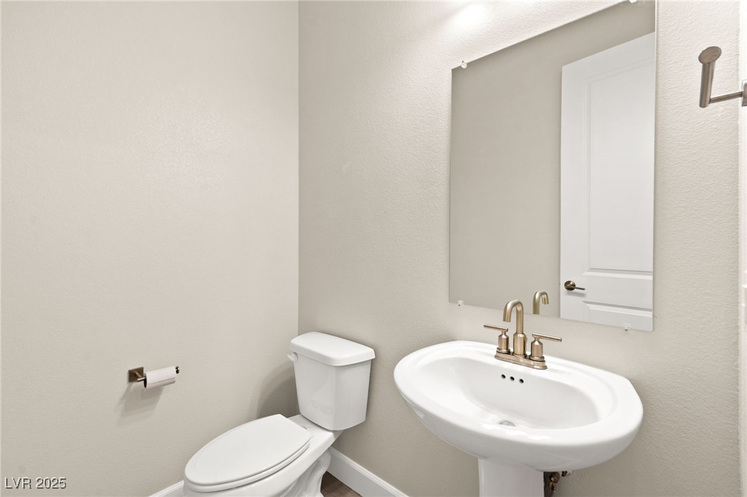 851 Klamath Springs Street