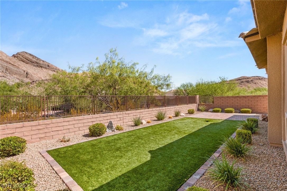 10890 Red Yucca Drive