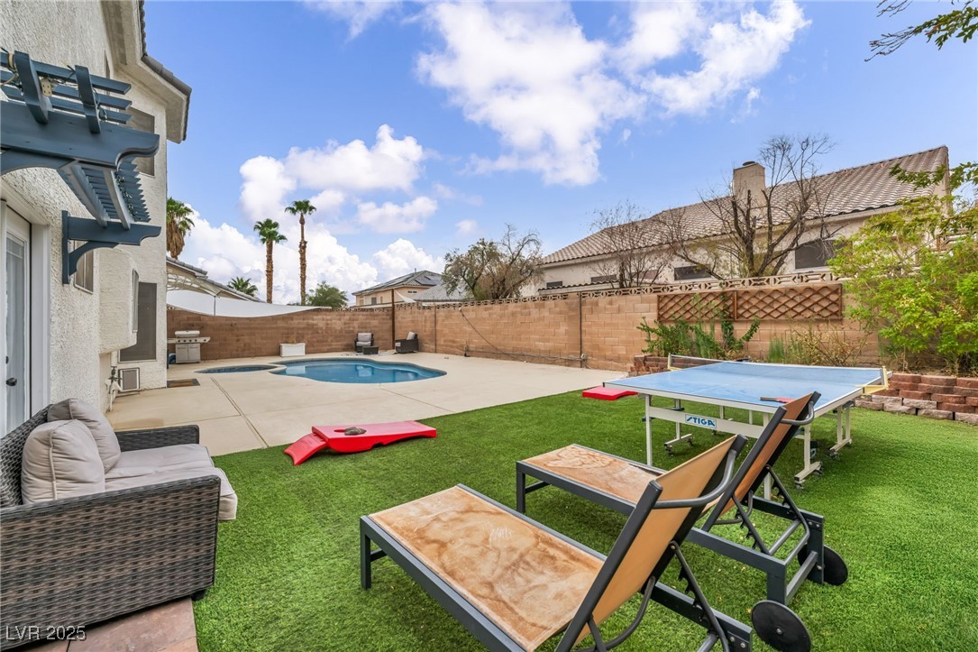 7492 Midfield Court