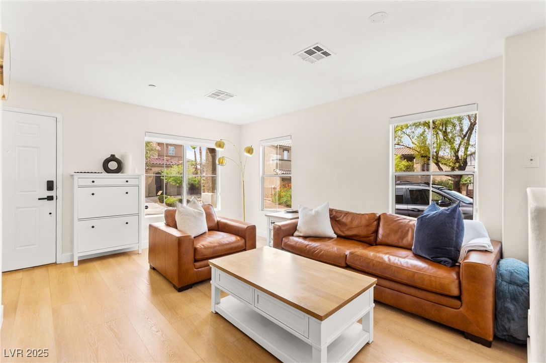 1098 Paradise Coach Drive