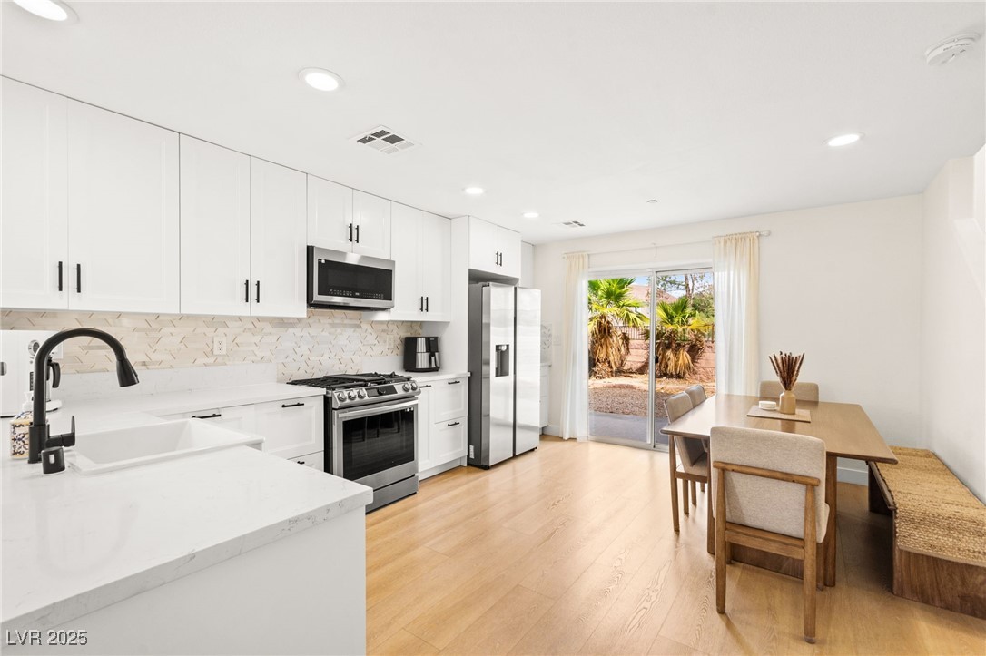 1098 Paradise Coach Drive