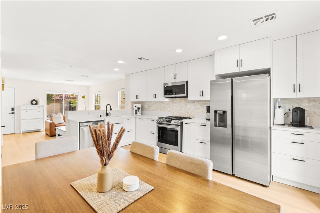 1098 Paradise Coach Drive