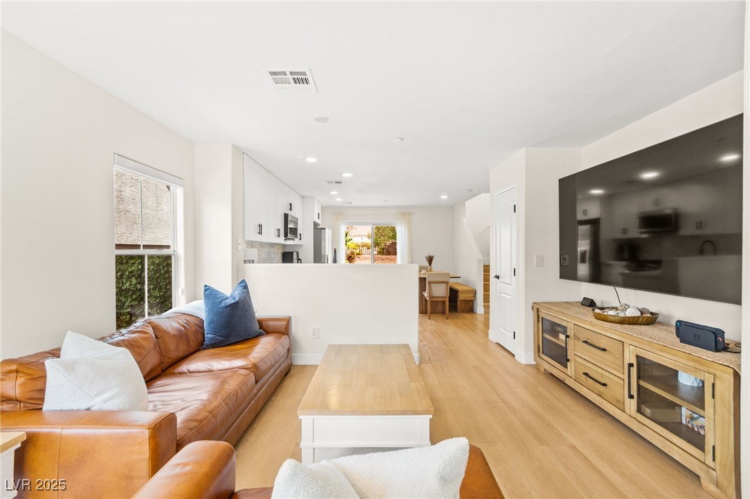 1098 Paradise Coach Drive